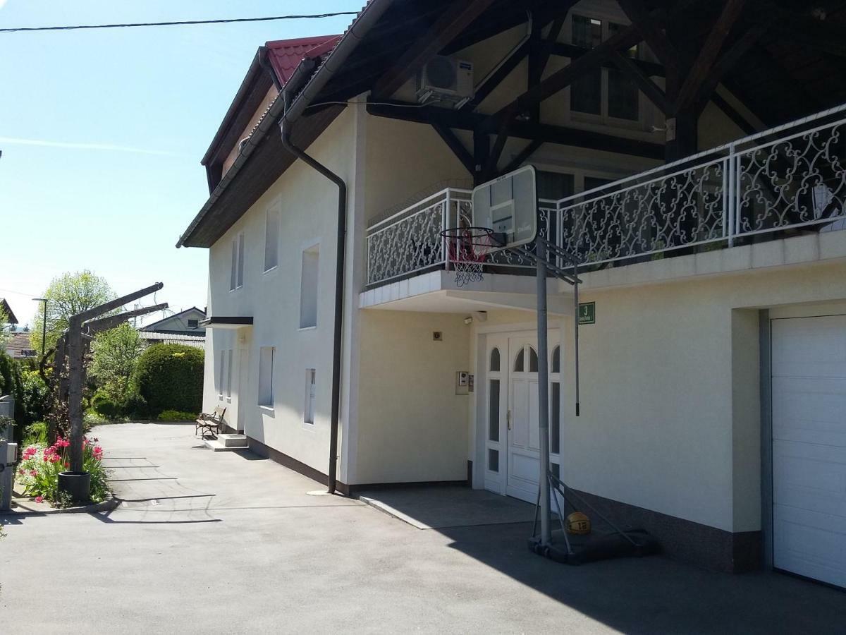 Vila Bbq Ljubljana Buitenkant foto